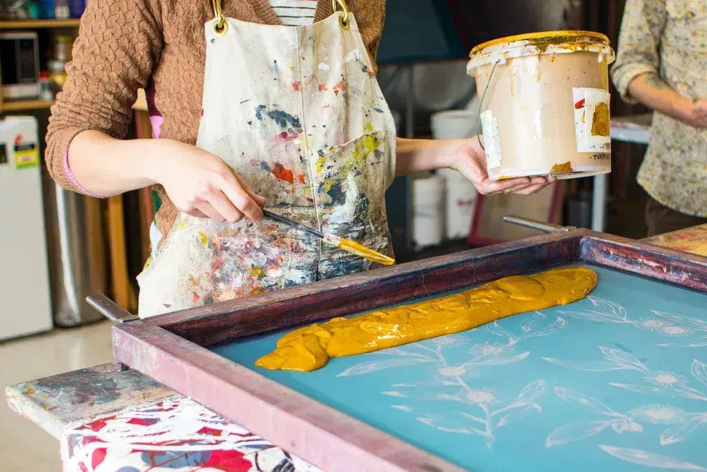 screen print shop, silkscreening services, screen printing on tee shirts, printing services for t shirts, t shirt screen printing design 2.webp